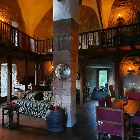 Burg Hermannstein - Rittersaal Oda ve Kahvaltı Wetzlar